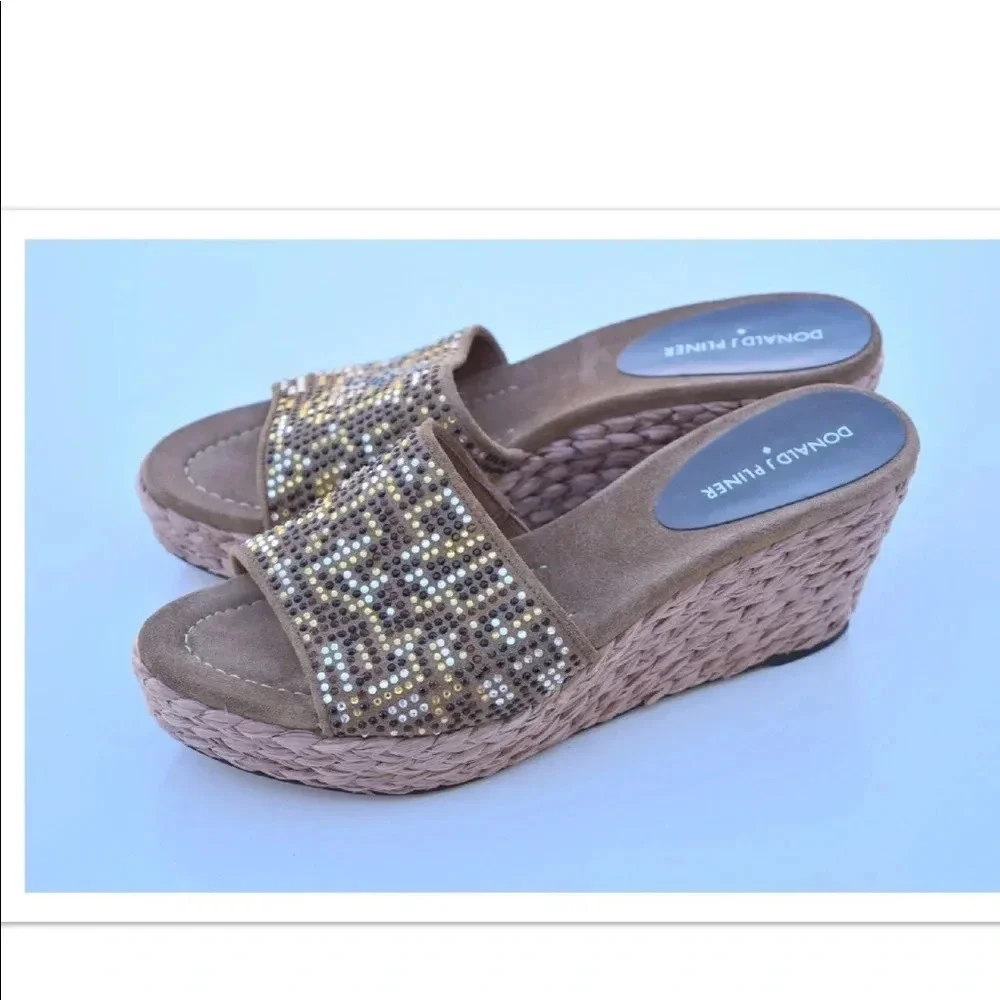 Donald J. Pliner wedges